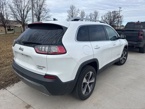Used 2019 Jeep Cherokee Limited image 3