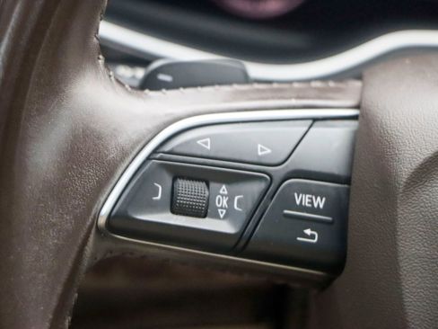 Used 2018 Audi Q7 3.0T Prestige image 34