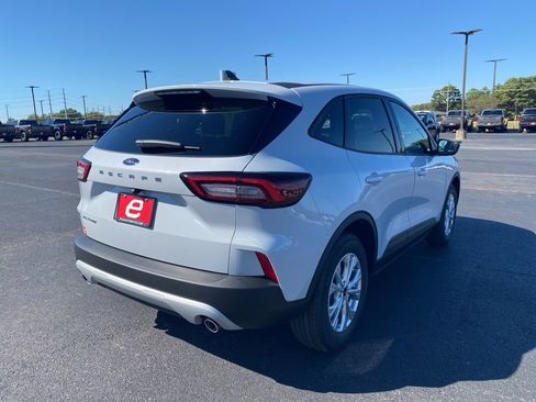 New 2026 Ford Escape Active image 8
