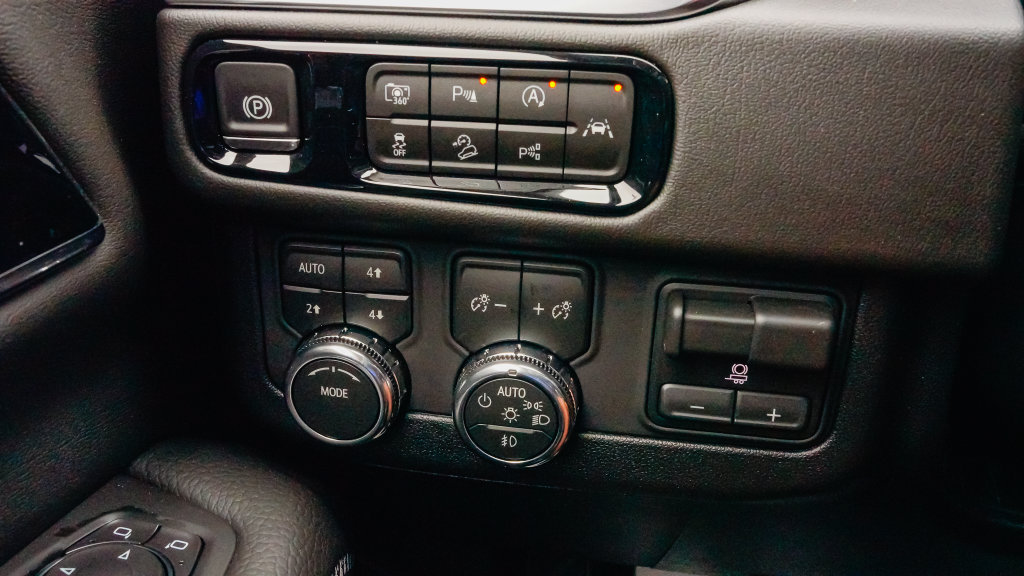 New 2026 GMC Yukon Denali w/ Advanced Technology Package AWD/4WD image 12