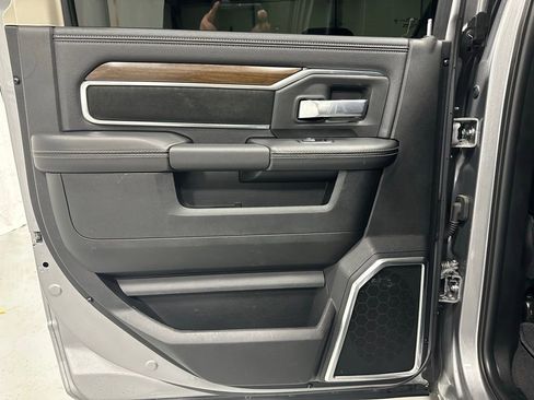 Used 2024 RAM 3500 Laramie image 38