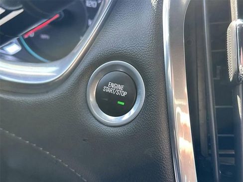 Certified 2023 Chevrolet Traverse LT image 16