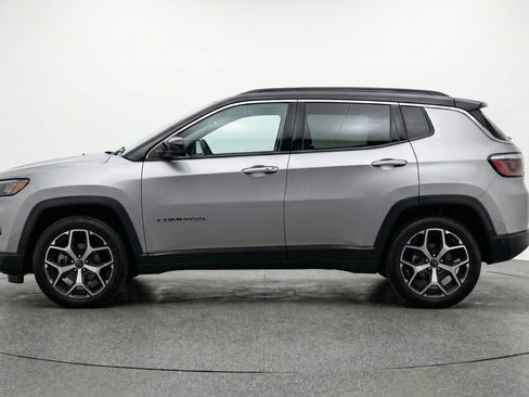Used 2025 Jeep Compass Limited AWD/4WD image 5
