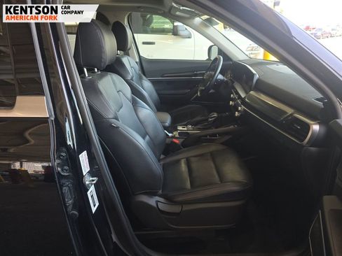 Used 2025 Kia Telluride S AWD/4WD image 9