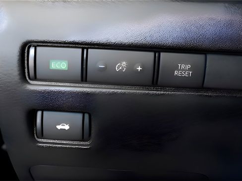 Used 2025 Nissan Sentra SV image 16