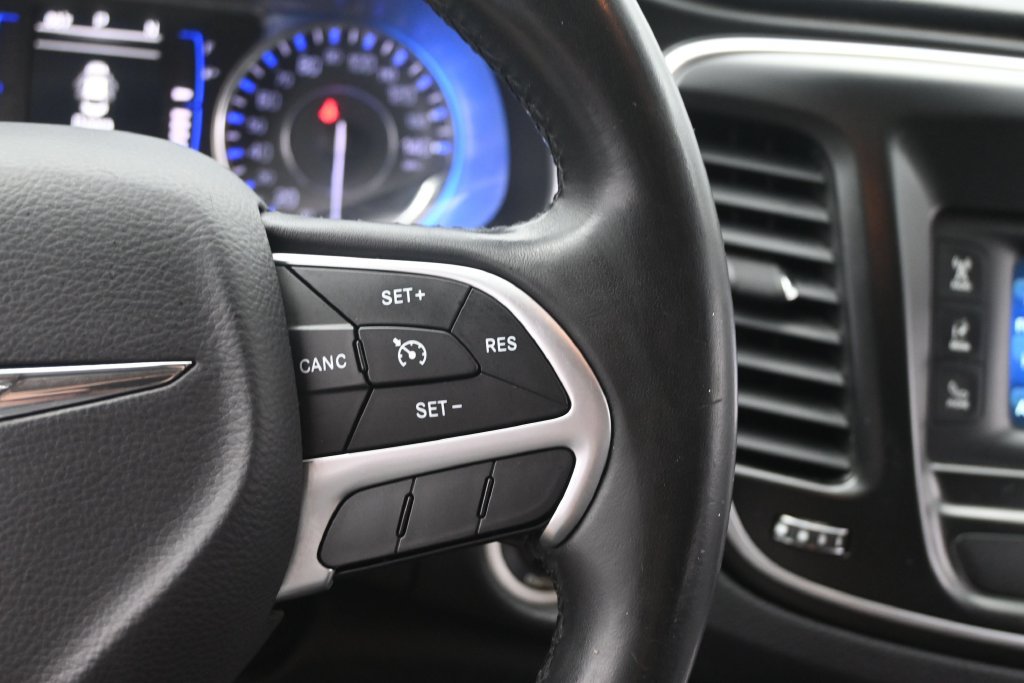 Used 2015 Chrysler 200 Limited w/ Convenience Group FWD image 31