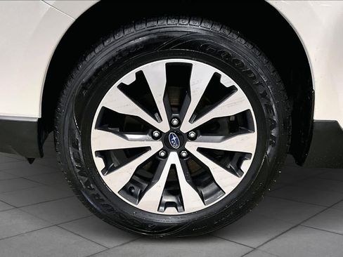 Used 2016 Subaru Outback 2.5i Limited image 11