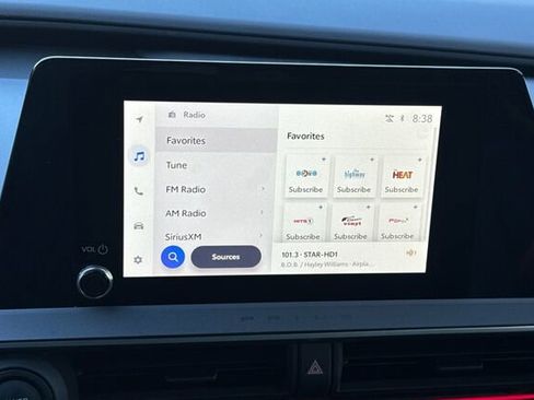 Used 2025 Toyota Prius Plug-In Hybrid image 15