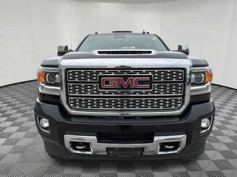Used 2018 GMC Sierra 2500 Denali w/ Duramax Plus Package AWD/4WD image 13