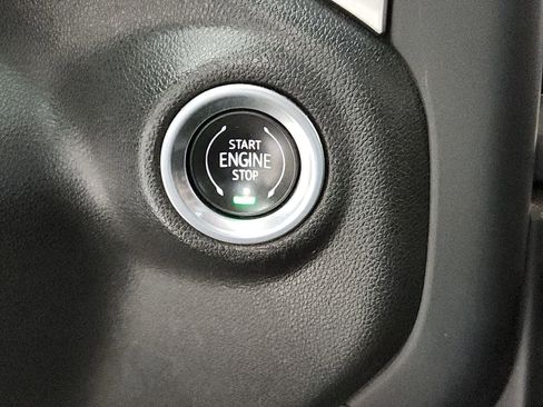 Used 2021 Chevrolet Silverado 2500 LT w/ Convenience Package image 22