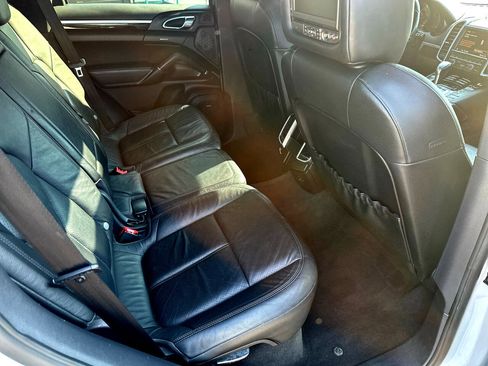 Used 2012 Porsche Cayenne image 22