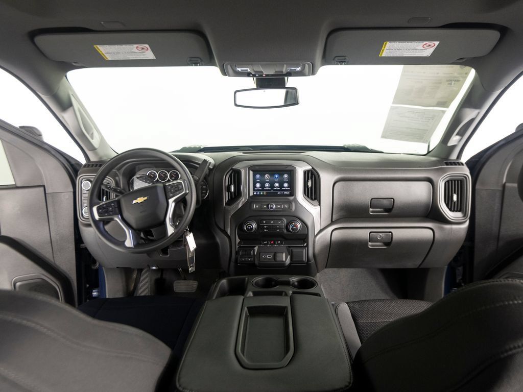 Used 2022 Chevrolet Silverado 2500 Custom w/ Custom Value Package AWD/4WD image 24