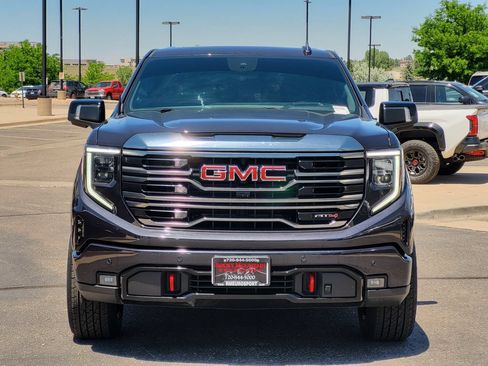 Used 2024 GMC Sierra 1500 AT4 w/ Technology Package AWD/4WD image 9