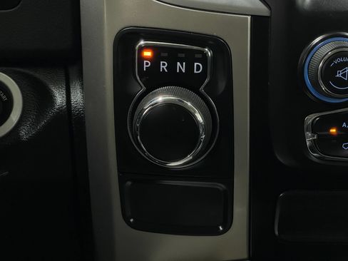 Used 2020 RAM 1500 Classic SLT w/ Luxury Group RWD image 28