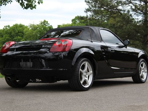 Used 2003 Toyota MR2 RWD image 7