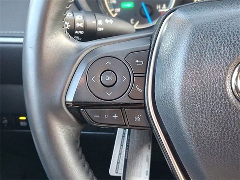 Certified 2024 Toyota Venza XLE image 20