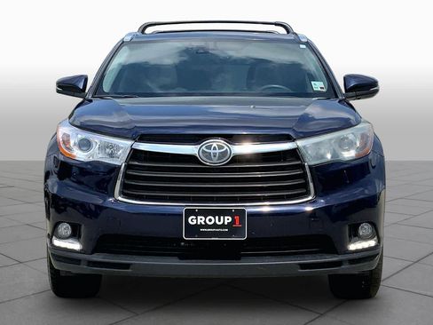 Used 2016 Toyota Highlander Limited w/ Driver Technology Package AWD/4WD image 4
