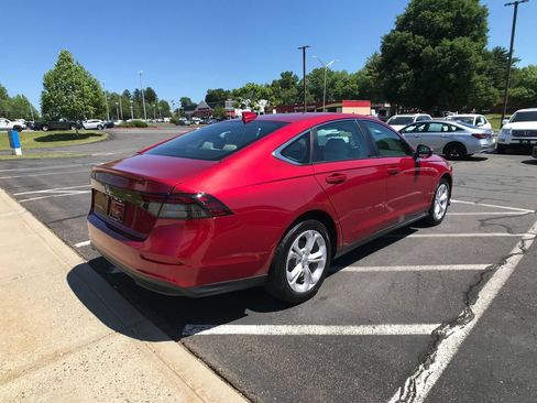 Certified 2025 Honda Accord LX image 13