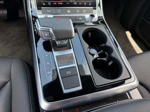 Used 2025 Audi Q8 Premium Plus AWD/4WD image 33