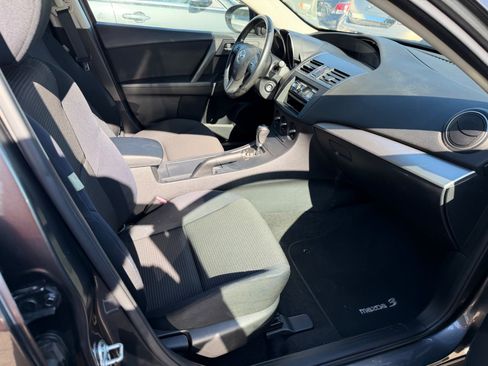 Used 2012 MAZDA MAZDA3 i Touring FWD image 11