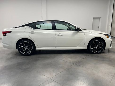Used 2025 Nissan Altima 2.5 SR image 8