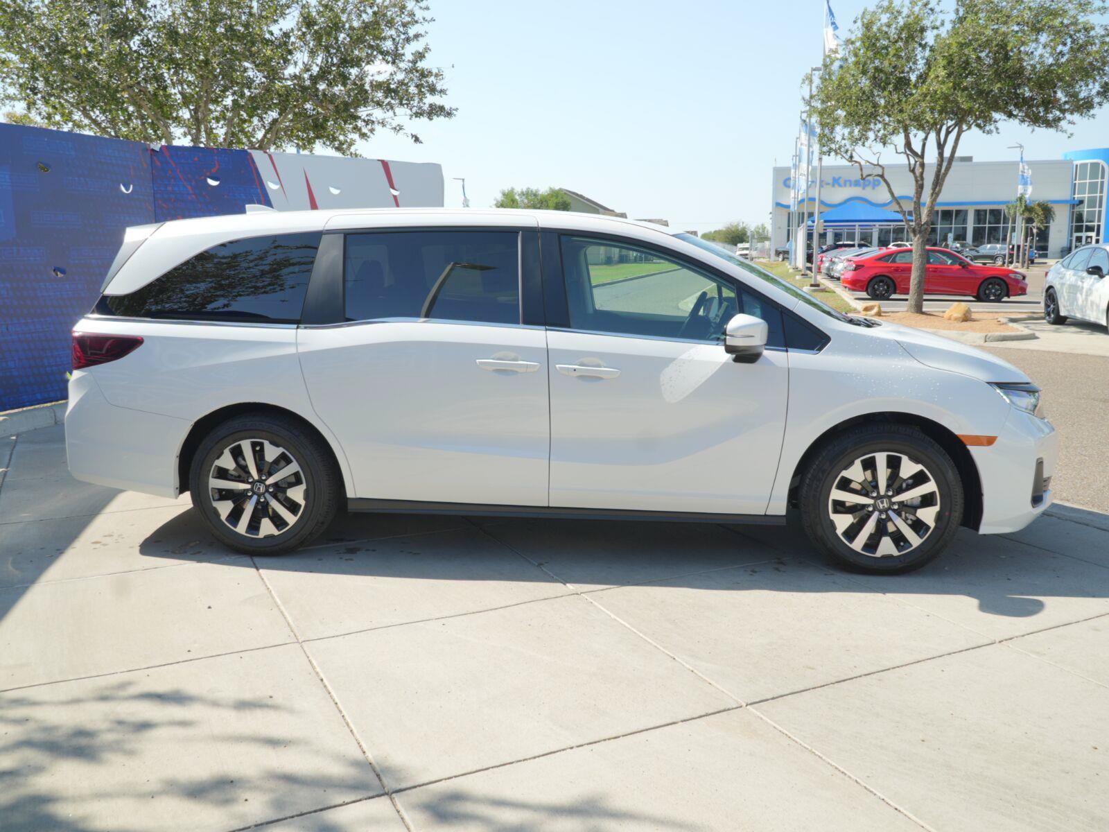 New 2026 Honda Odyssey EX-L image 4