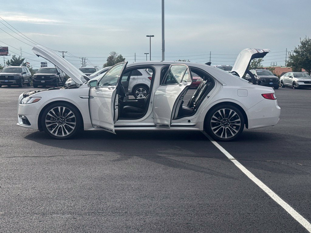 Used 2018 Lincoln Continental Select AWD/4WD image 23
