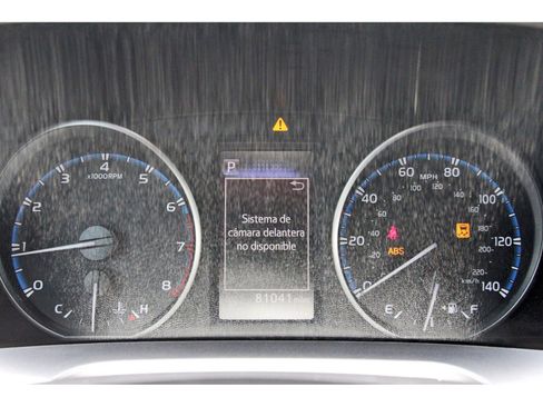 Used 2018 Toyota RAV4 LE FWD image 17