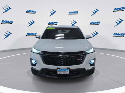 Used 2023 Chevrolet Traverse RS image 3