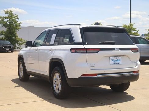 Used 2024 Jeep Grand Cherokee Laredo AWD/4WD image 6