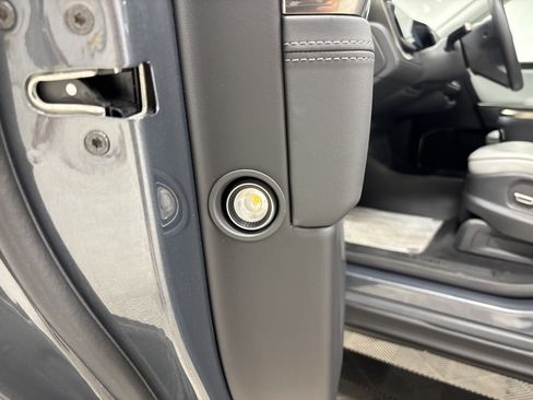Used 2025 Rivian R1S Adventure Dual AWD/4WD image 32
