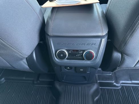 Used 2025 Ford Explorer Active image 16