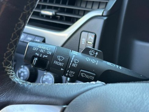 Used 2018 Chevrolet Tahoe Premier AWD/4WD image 35