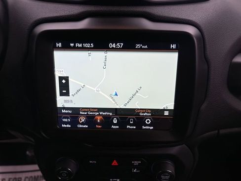 Used 2021 Jeep Renegade Latitude image 17