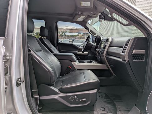 Used 2017 Ford F250 Lariat w/ Lariat Ultimate Package AWD/4WD image 30