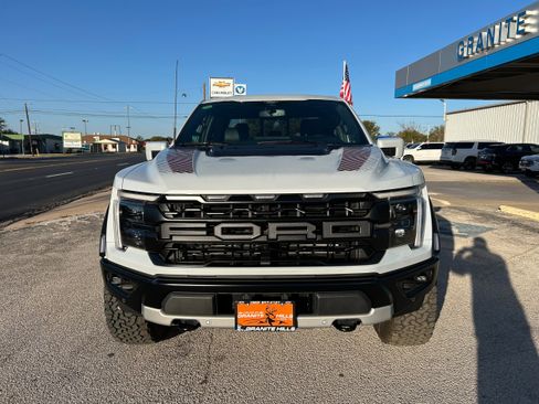 Used 2025 Ford F150 Raptor image 2