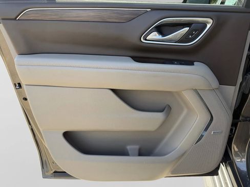 Used 2021 Chevrolet Suburban LT w/ Rear Media and Nav Package image 26