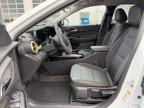 New 2026 Chevrolet Trax LT FWD image 14
