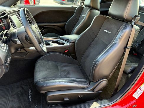 Used 2015 Dodge Challenger SRT Hellcat image 9