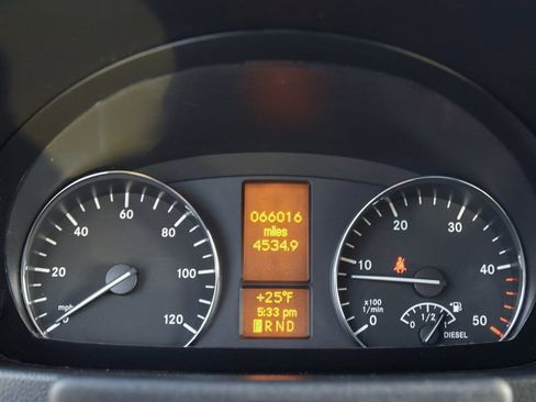 Used 2016 Mercedes-Benz Sprinter 2500 image 17