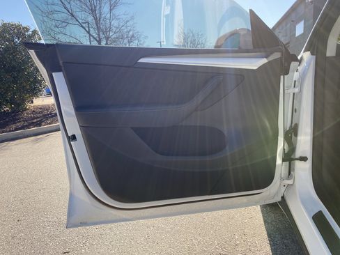 Used 2023 Tesla Model Y Long Range image 22