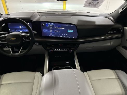 Used 2025 Chevrolet Tahoe Premier AWD/4WD image 10