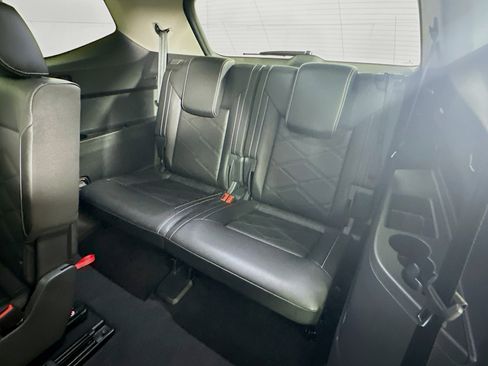 Used 2025 Volkswagen Atlas SE image 30