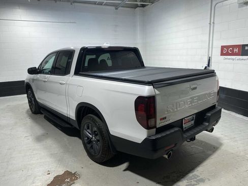 Used 2025 Honda Ridgeline Sport image 4