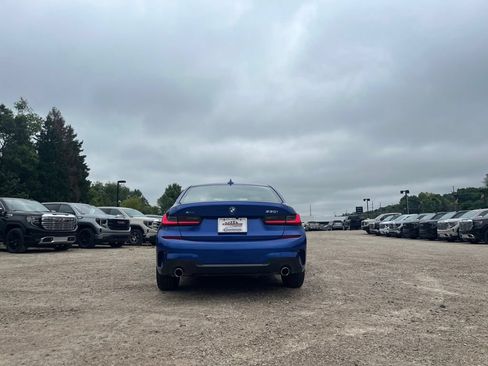 Used 2022 BMW 330i xDrive Sedan w/ M Sport Package AWD/4WD image 9