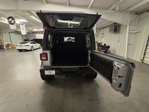 Used 2019 Jeep Wrangler Unlimited Sport S AWD/4WD image 32