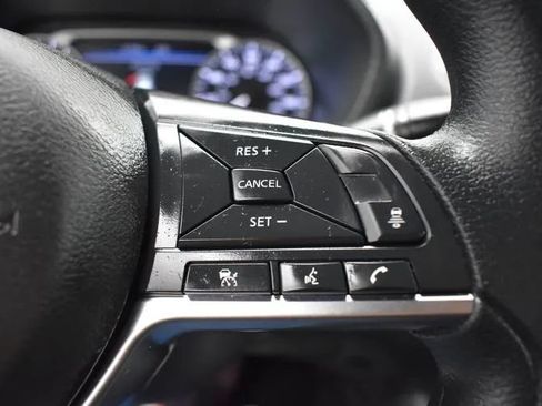 Used 2024 Nissan Sentra SV FWD image 22