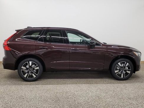 New 2026 Volvo XC60 B5 Core w/ Protection Package Premier image 2