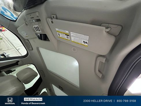 Used 2025 Land Rover Discovery S AWD/4WD image 27