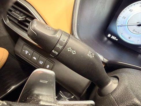 Used 2023 Hyundai Santa Fe Calligraphy AWD/4WD image 32